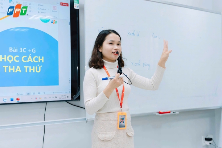 CÔ LƯƠNG LÂN - NGƯỜI GIỮ NHIỀU “BÍ MẬT” NHẤT CỦA HỌC SINH TRƯỜNG F